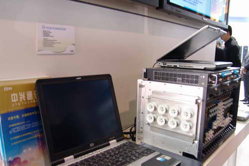 2005中國國際通信展中興展臺(tái) 科技盛宴上的產(chǎn)品秀