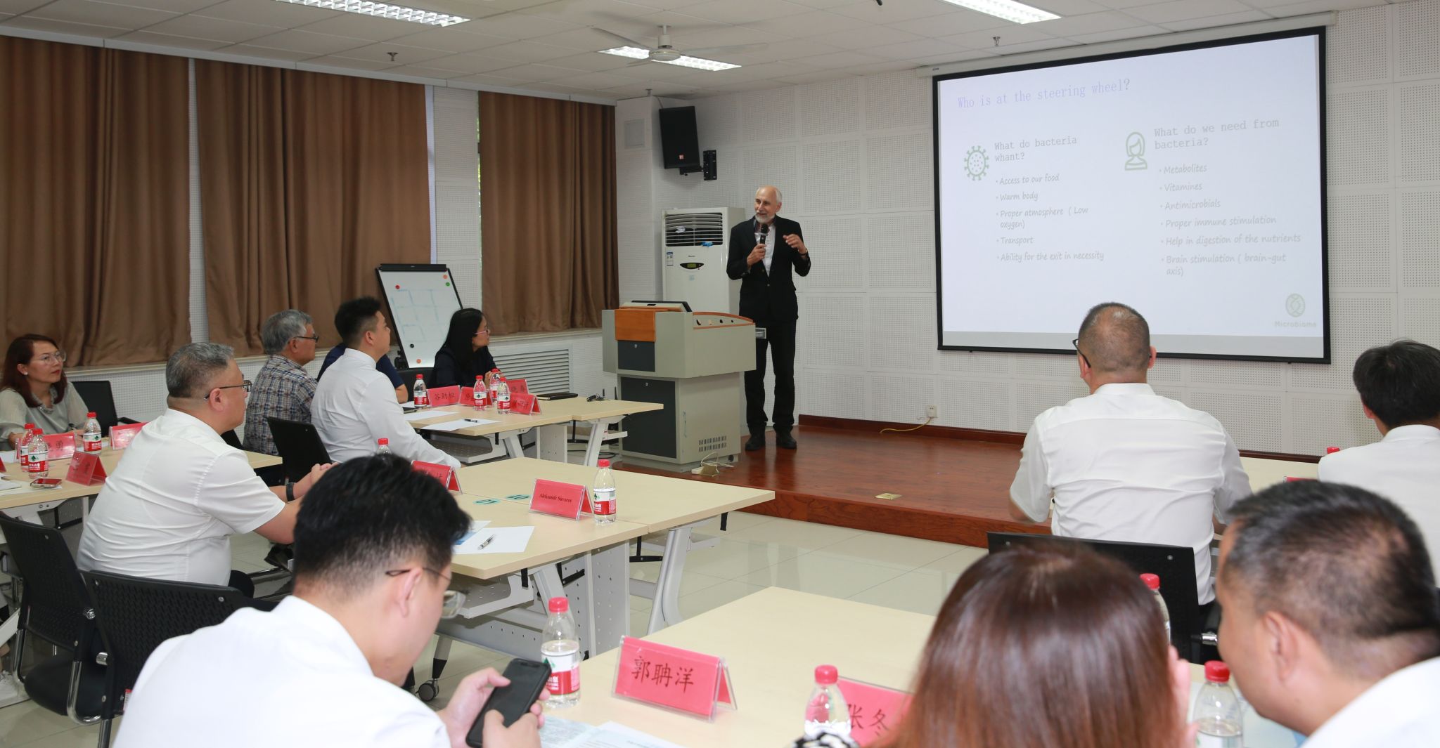 俄羅斯科學院院士亞歷山大·蘇沃洛夫受聘濟南大學榮譽教授，共探生物制劑研發新篇章